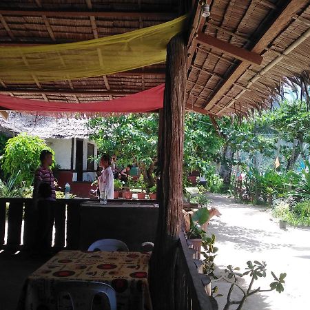 Why Not Restobar Cottages Sabang  Bagian luar foto