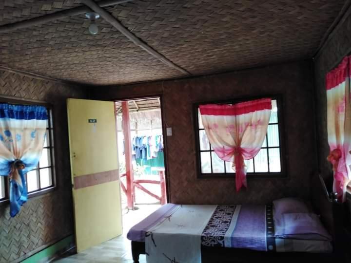 Why Not Restobar Cottages Sabang  Bagian luar foto